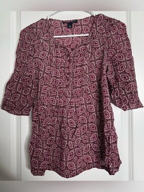 Banana Republic Pink Geometric Split-Neck Tunic blouse 100% silk short sleeve